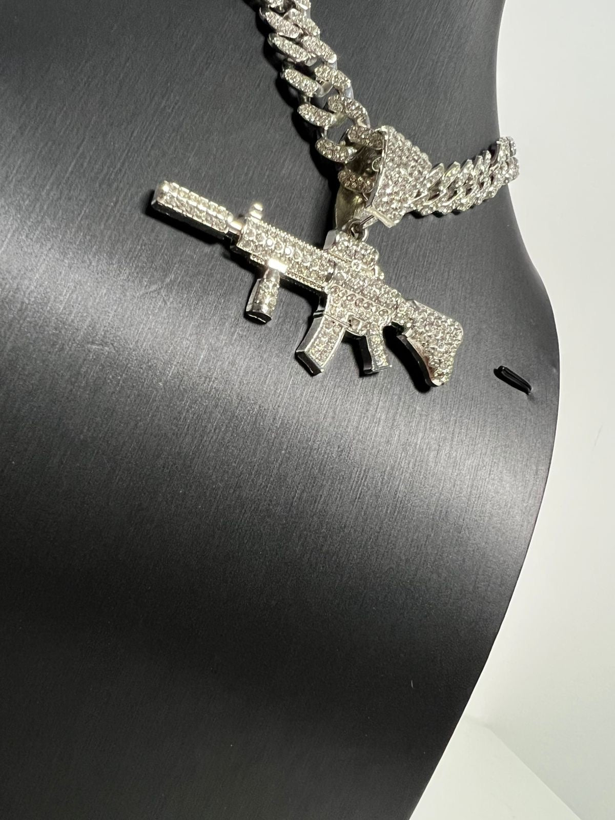 Cadena Cubana Arma M4