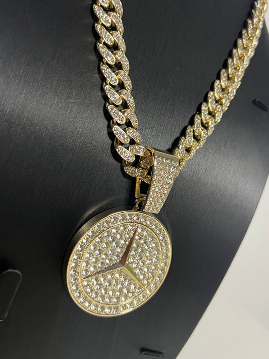 Cadena cubana mercedes benz